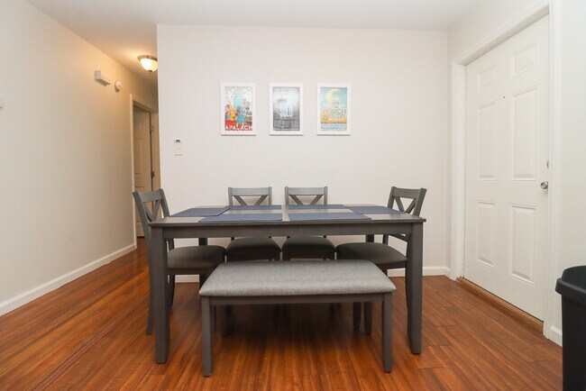 Building Photo - 1904 Karen Ln