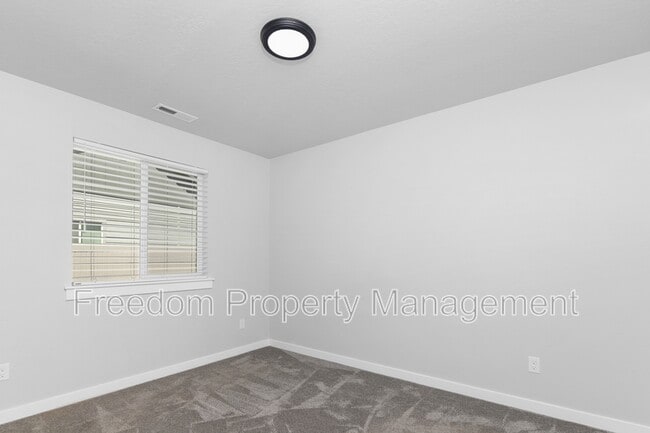 Building Photo - 2934 S Alcamo Wy
