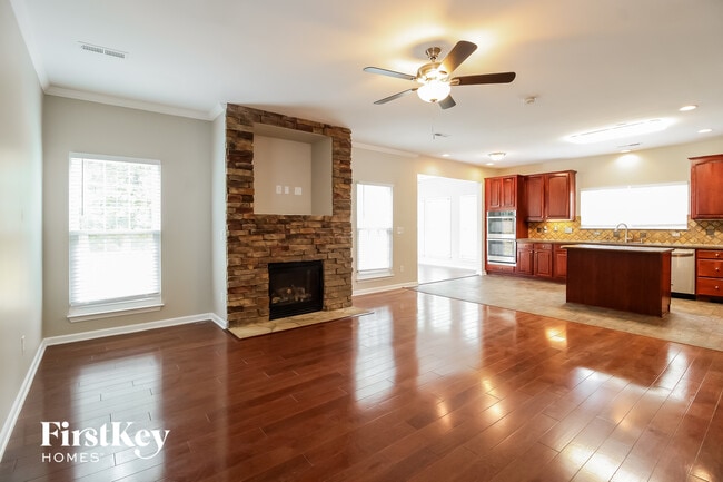 Building Photo - 3833 Tonsley Pl