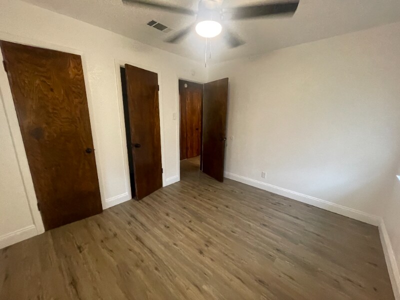 Building Photo - 1610 Dellis St