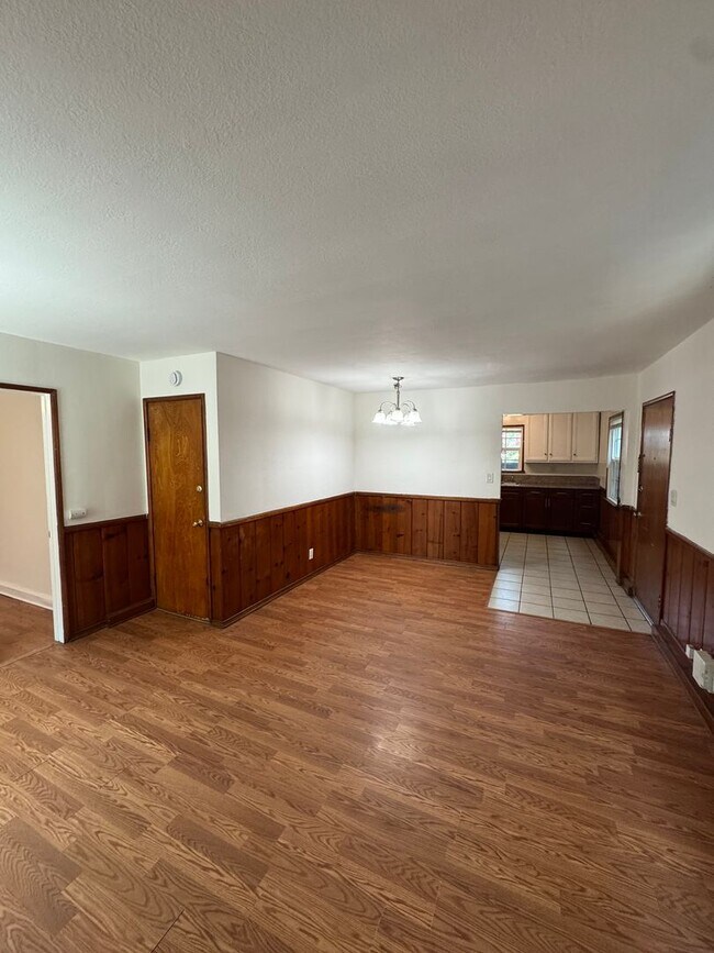 Building Photo - 2636 E Wall St