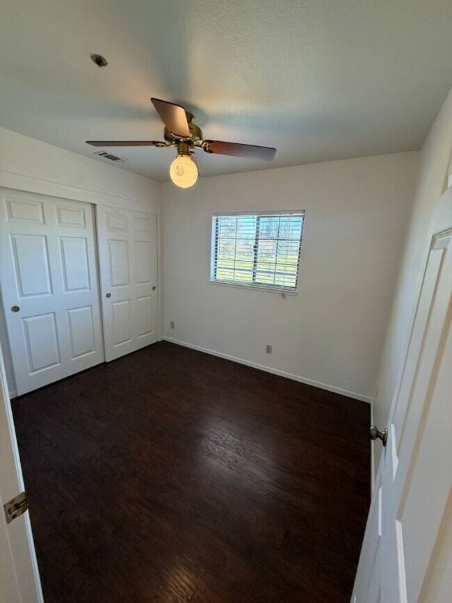 Building Photo - Unique 2 Bedroom Country Property Vacaville *Star Rentals