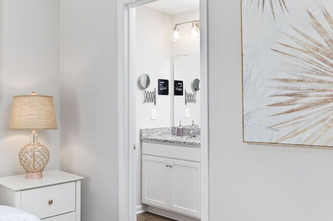 Building Photo - Fully Furnished Home in The Parks