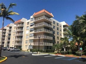 Building Photo - 13120 SW 92nd Ave