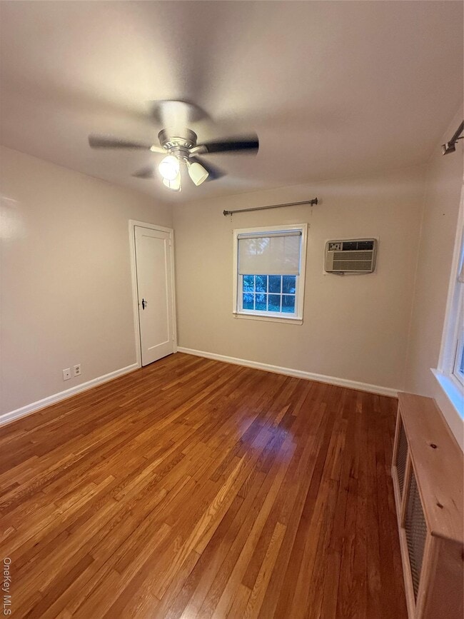 Building Photo - 956 Cherry Ln