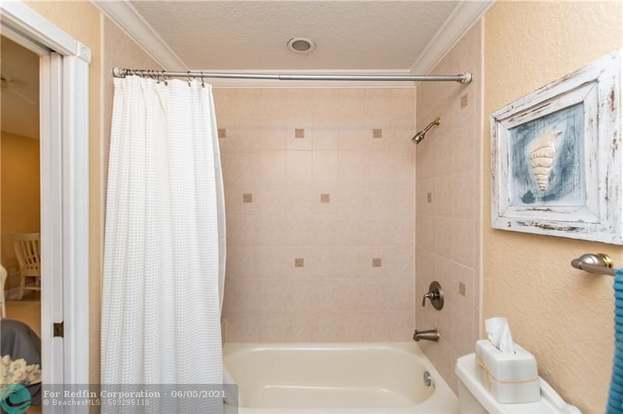 Building Photo - 270 Captains Walk