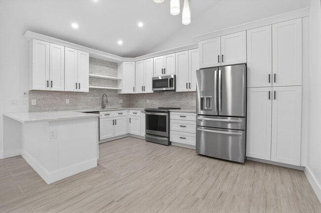 Building Photo - 5230 Woodruff Ln