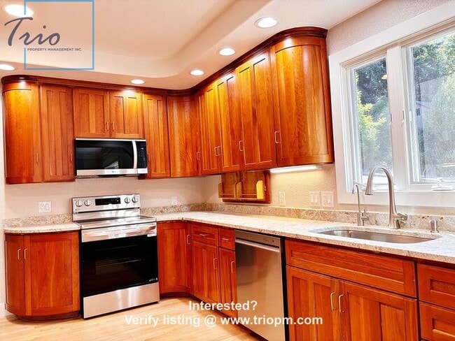 Building Photo - 2693 Chula Vista Dr