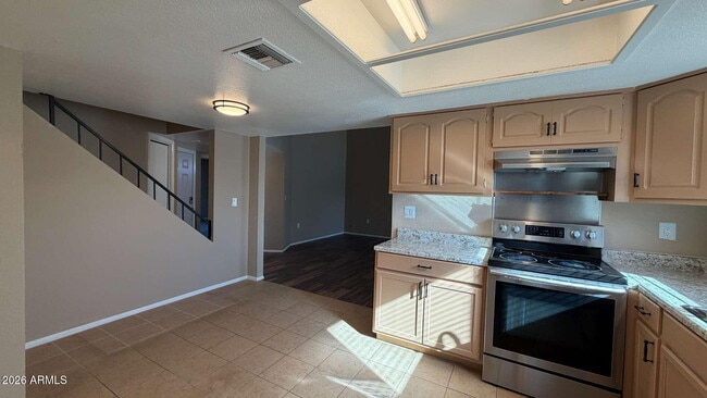 Building Photo - 2423 E Maryland Dr