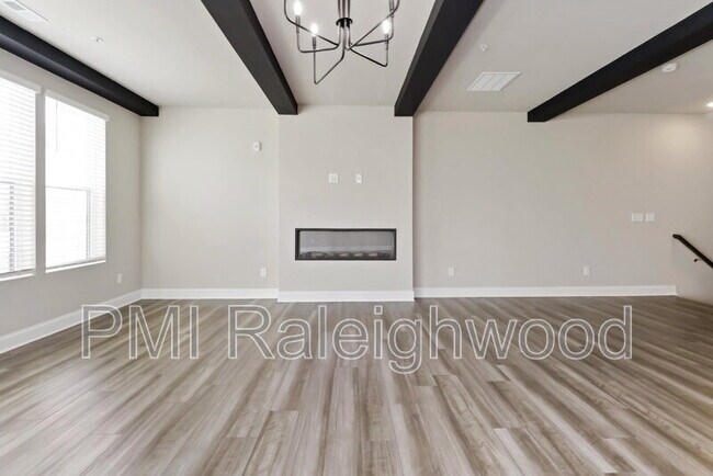 Building Photo - 1245 S Blount St