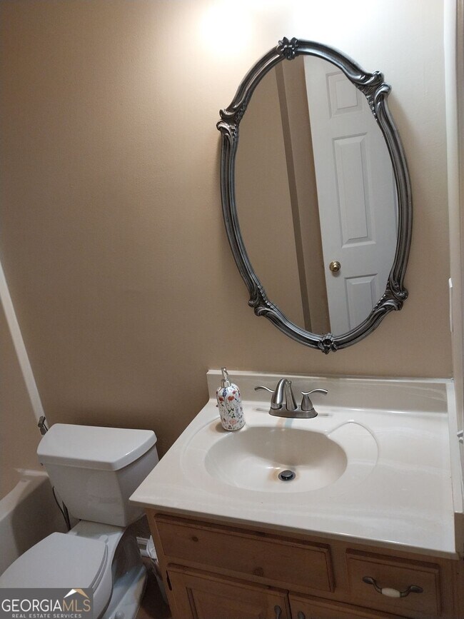 Building Photo - 4820 Westbourne Dr