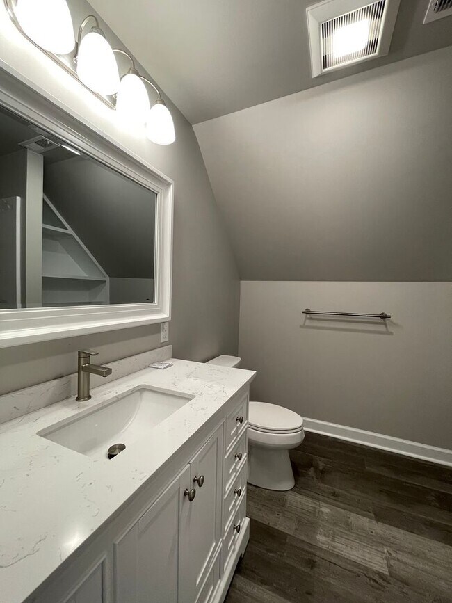 Building Photo - Recently Renovated Rancher Waiting for You!