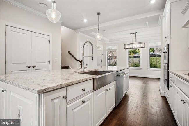 Building Photo - 3016 20th St S