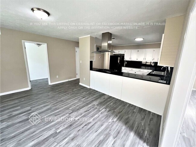 Building Photo - 5006 Stoney Point Cir