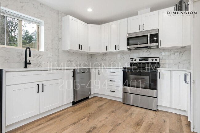 Building Photo - 13848 29th Ave S