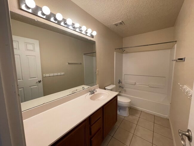 Building Photo - 9620 Sundoro Pl NW