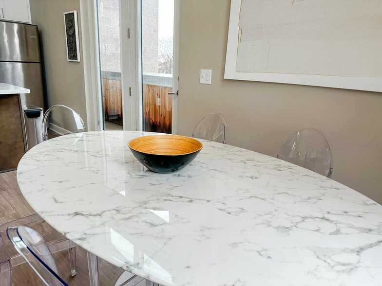 Building Photo - 630 S Goodman St