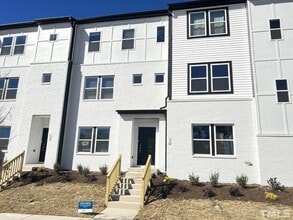 Building Photo - 4 Bedroom Luxury Townhome close to Raleigh Downtown