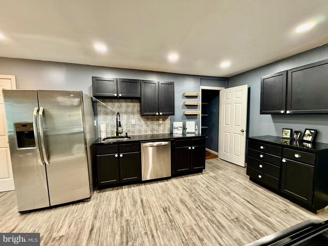 Building Photo - 7635 Stoney Creek Dr