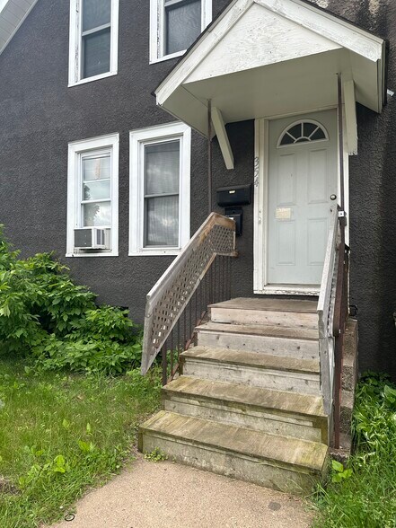 Building Photo - 354 22nd Ave NE
