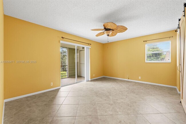 Building Photo - 110 Lake Meryl Dr