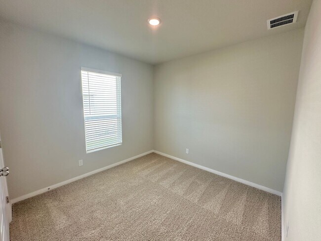 Building Photo - Luxury 3-Bed, 2-Bath in Buda, TX!