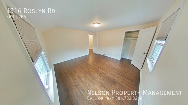 Building Photo - 1316 Roslyn Rd