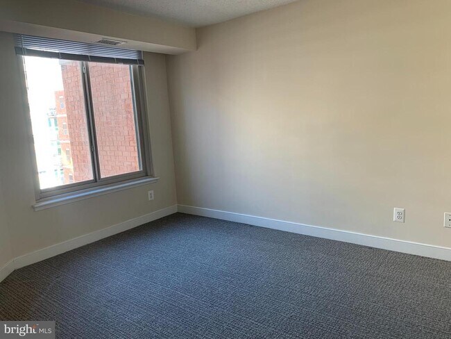 Building Photo - 7500 Woodmont Ave