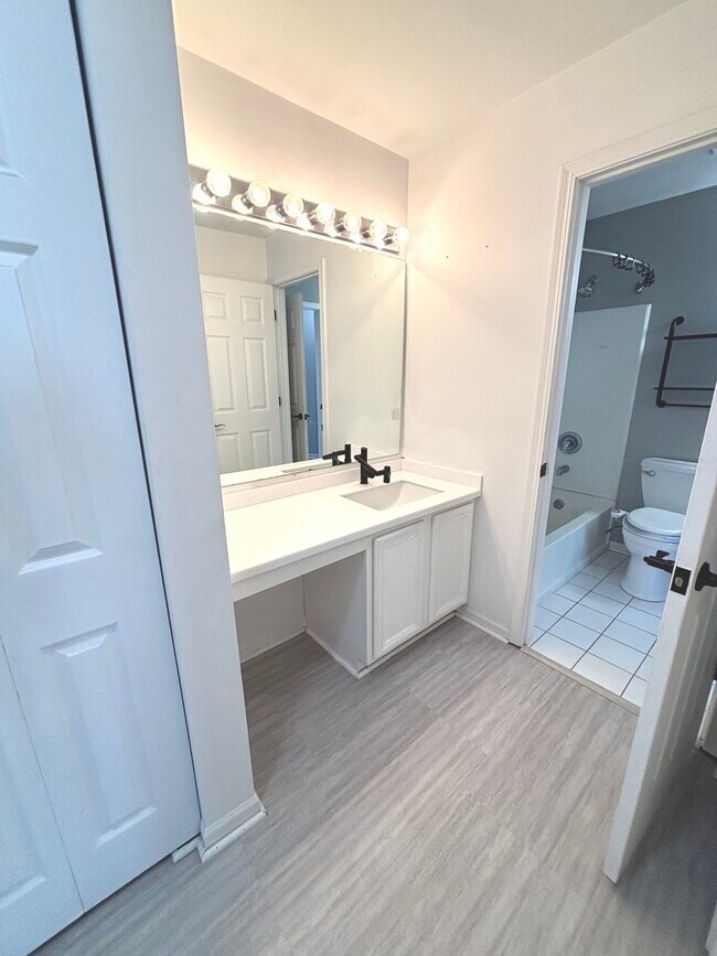 Building Photo - 268 Windsor Ct