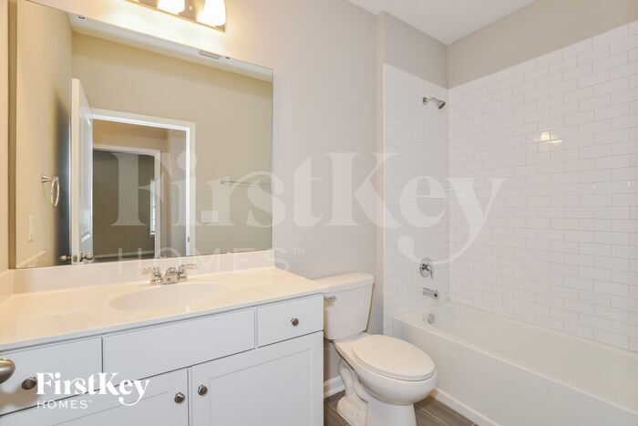 Building Photo - 496 Grand Landings Pkwy