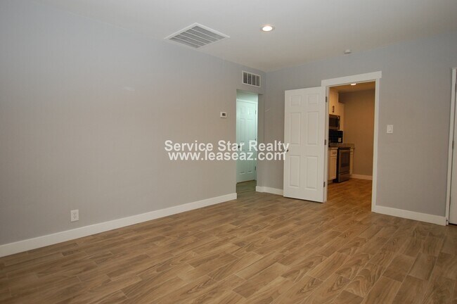 Building Photo - 4144 N 3rd Ave
