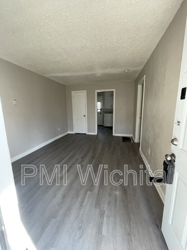 Building Photo - 1512 S Pattie St