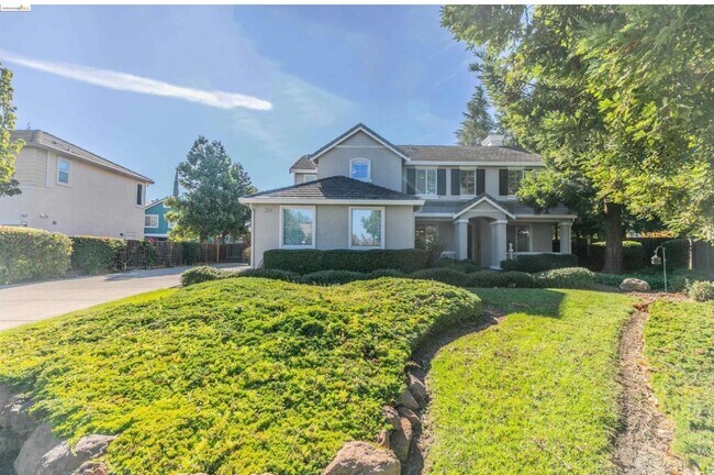 Building Photo - 784 Begonia Dr