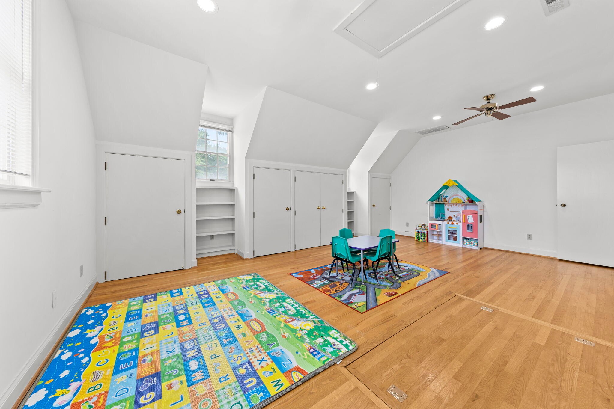 Building Photo - 325 Raleigh Ave