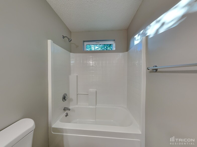 Building Photo - 13200 Lampmeade Ln
