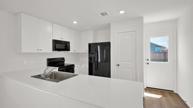 Building Photo - 136 Jack Browning Dr