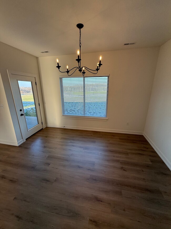 Dining Area - 1813 Wes Milligan Ln