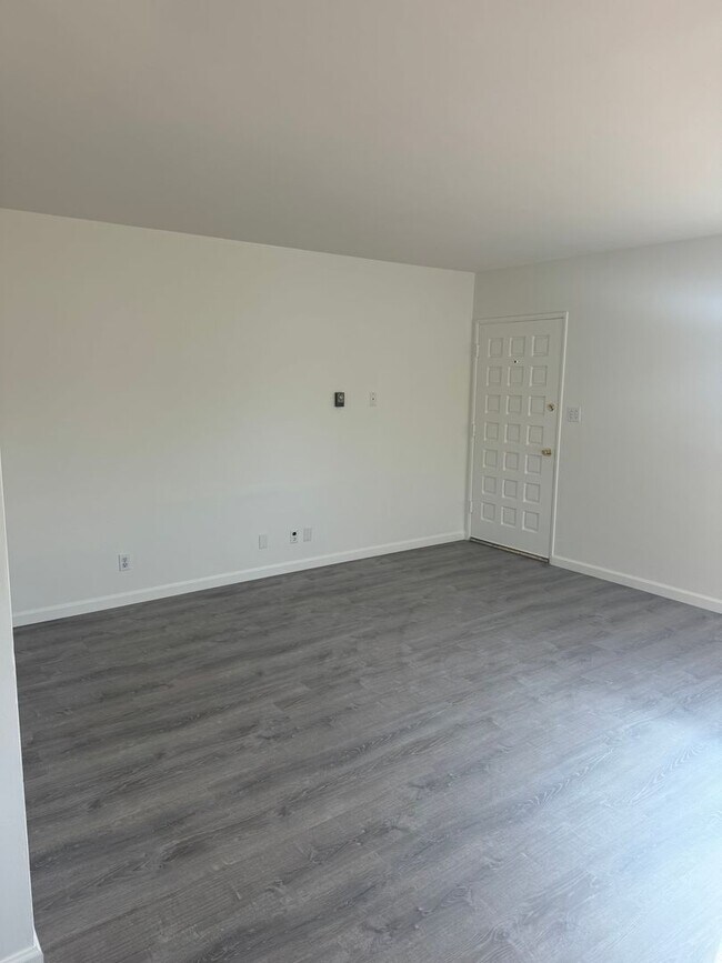 Building Photo - Charming 3-Bedroom Home in Downtown La Verne