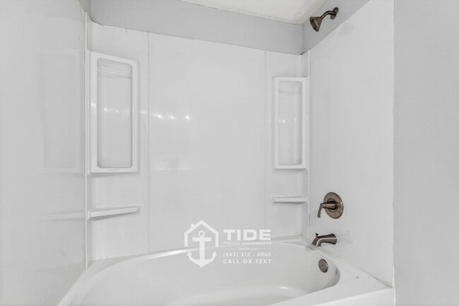 Building Photo - Spacious Home in the Heart of Summerville
