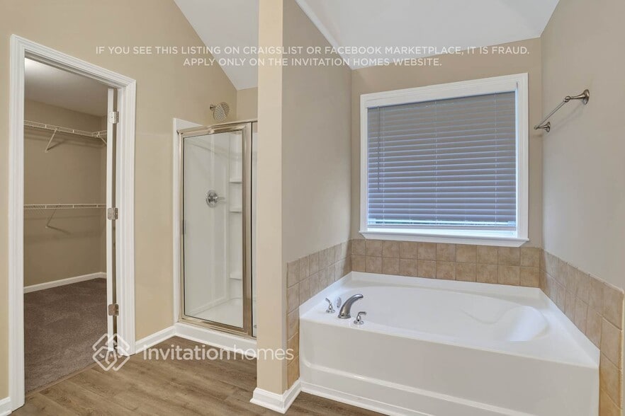 Building Photo - 4176 Kenwood Trail