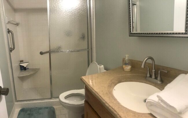 Building Photo - 519 Holyoke Ln
