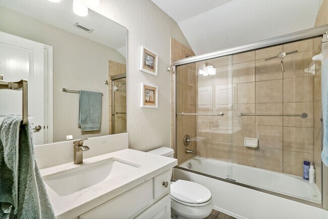 Building Photo - 6 Stickley Ct