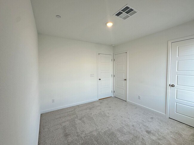 Building Photo - BRAND NEW BUILD! 2 BEDROOM TOWNHOME!