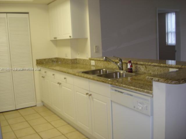Building Photo - 19501 W Country Club Dr