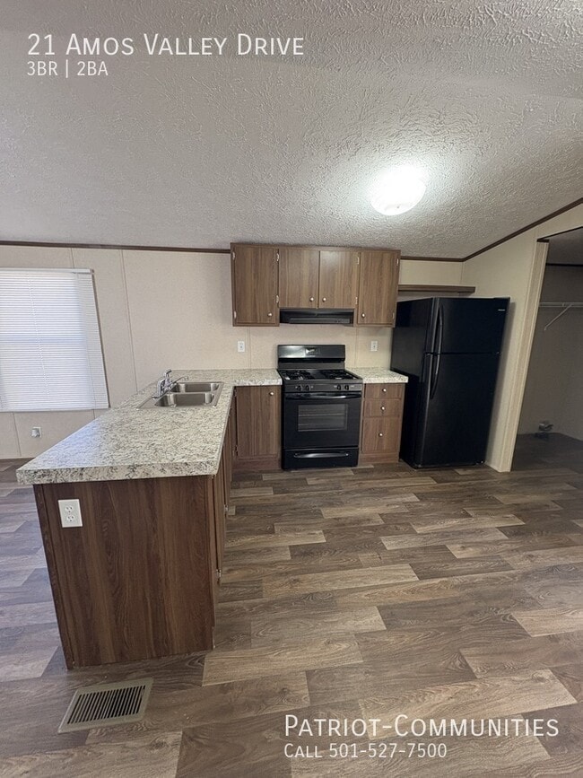 Building Photo - 21 Amos Valley Dr