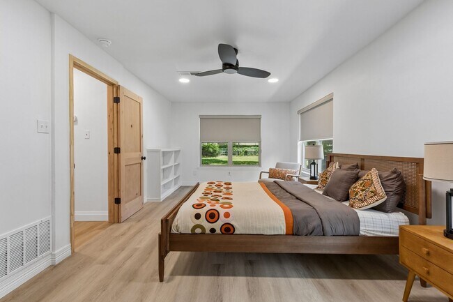 Building Photo - Stylish, Comfortable Colleyville Home with an Open, Airy Layout