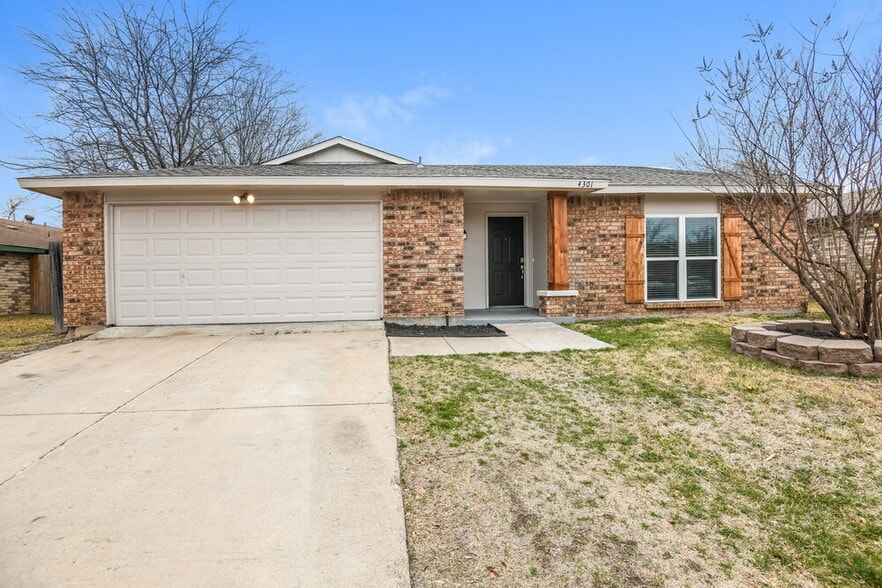 Primary Photo - 4301 Campion Ln