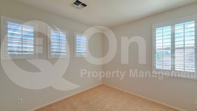 Building Photo - 3316 E Kingbird Pl