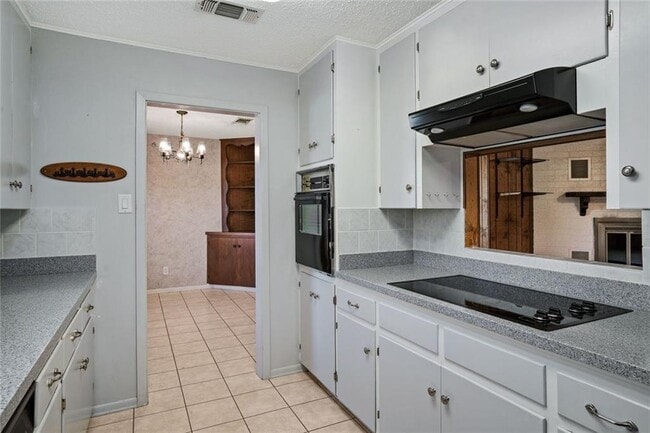 Building Photo - 813 Guadalupe St