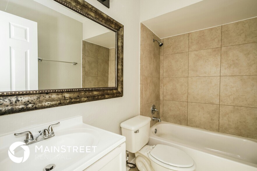Building Photo - 1553 Faircloth Ct